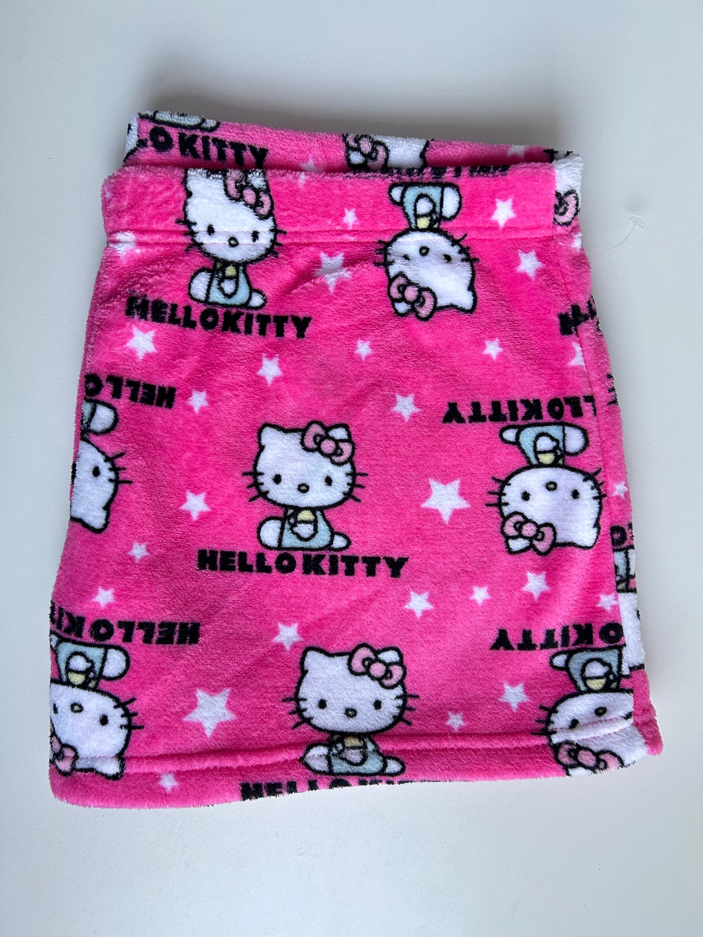 Short Hello Kitty Estrellas Cozy