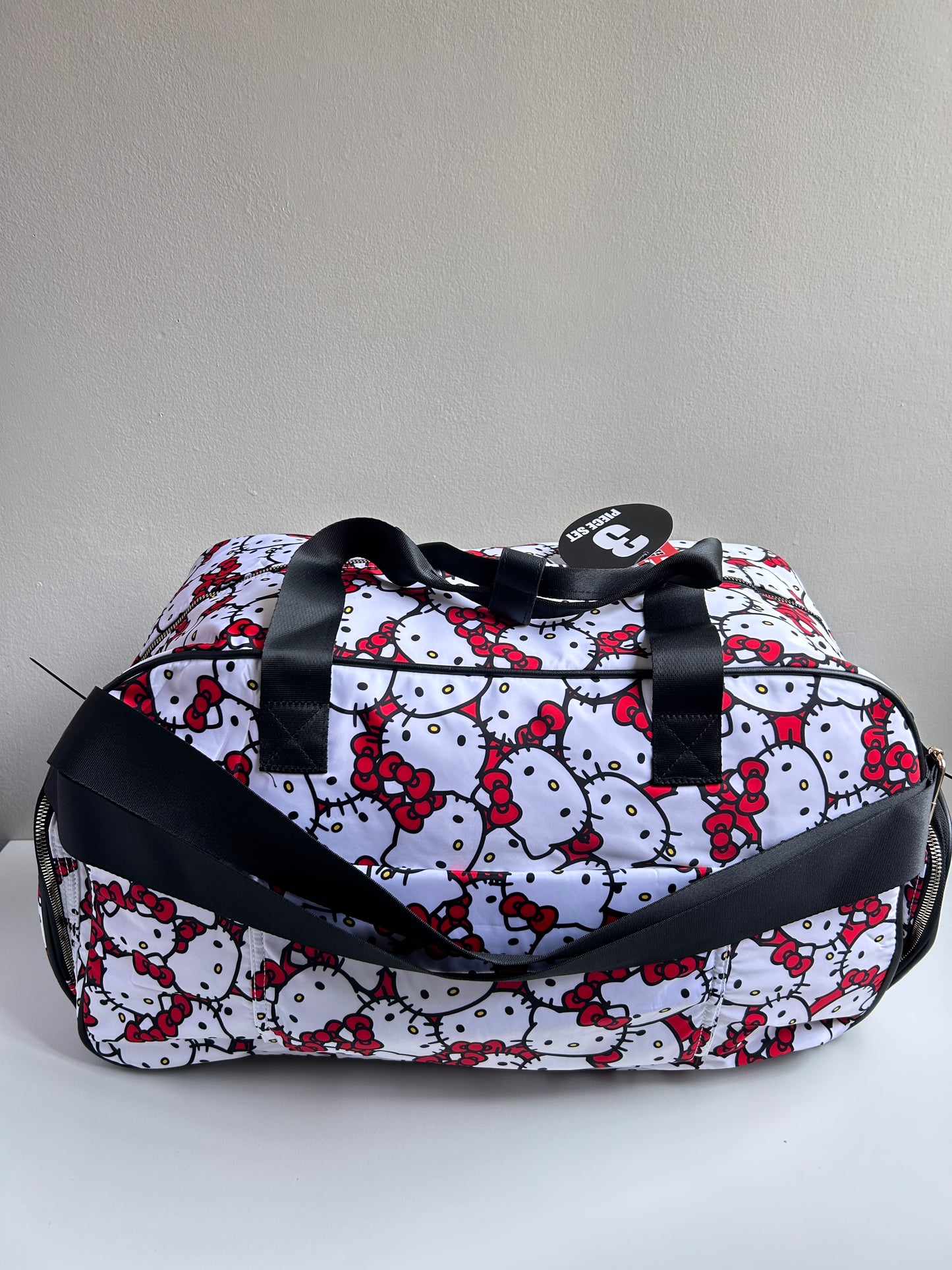 Set de 3 artículos Maleta , Pouch y Name Tag and