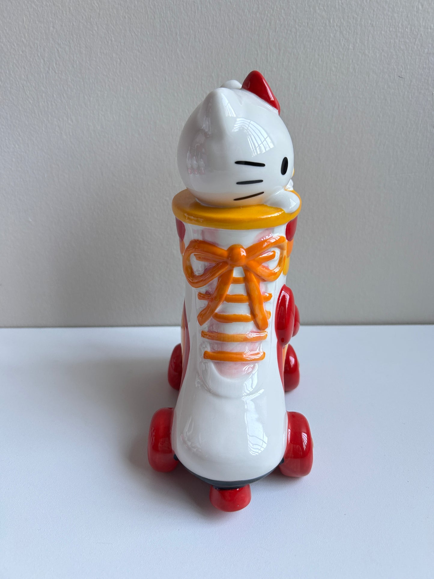 Figura Decorativa Hello Kitty Patin