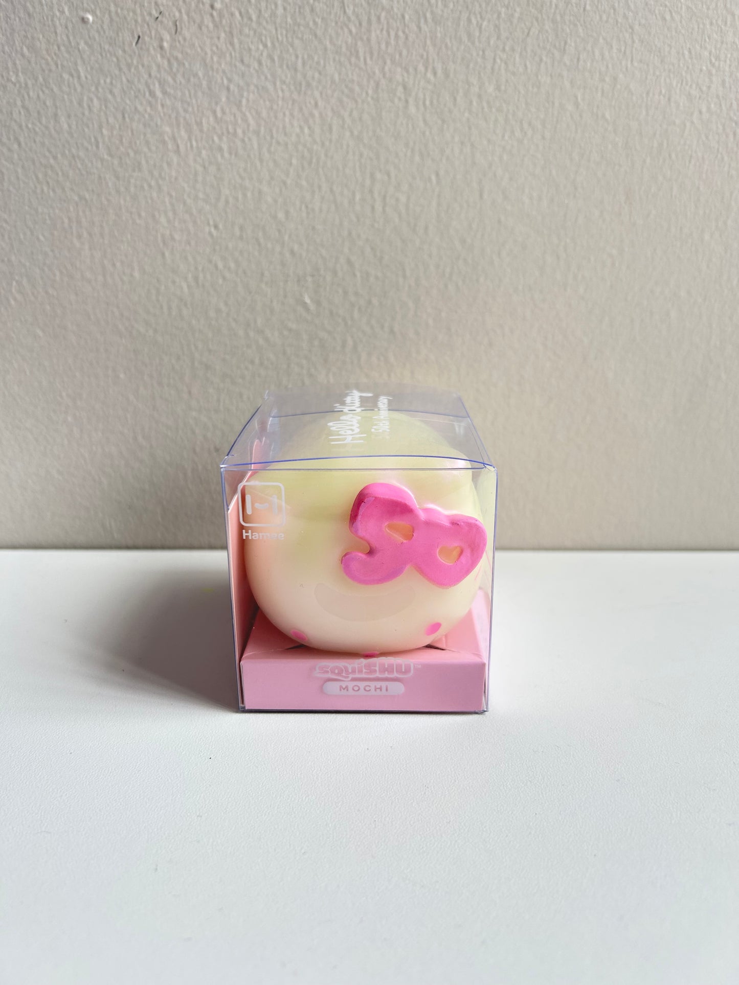 Hamee SquiSHU Sanrio Hello Kitty 50th Anniversary Blanco con Rosa