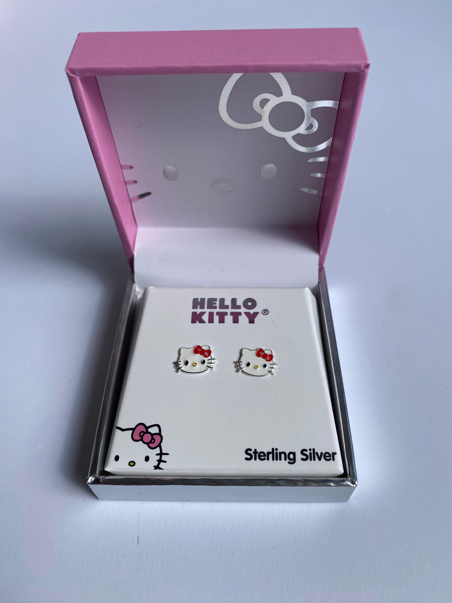 Aretes Hello Kitty Moño Rojo