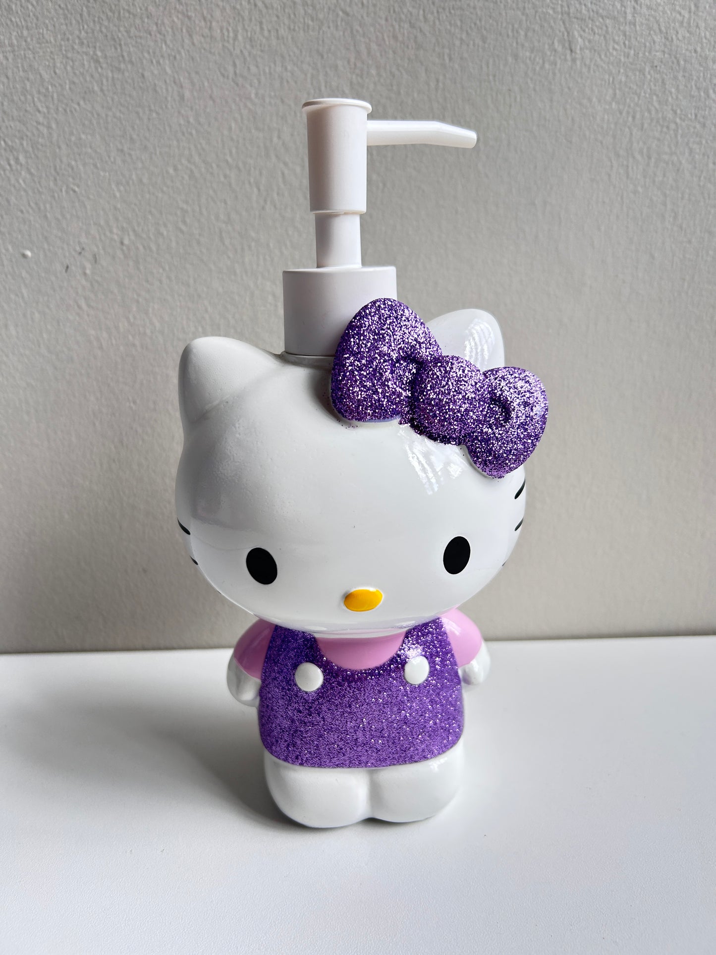 Dispensador de Líquidos Hello Kitty Brillitos Morados