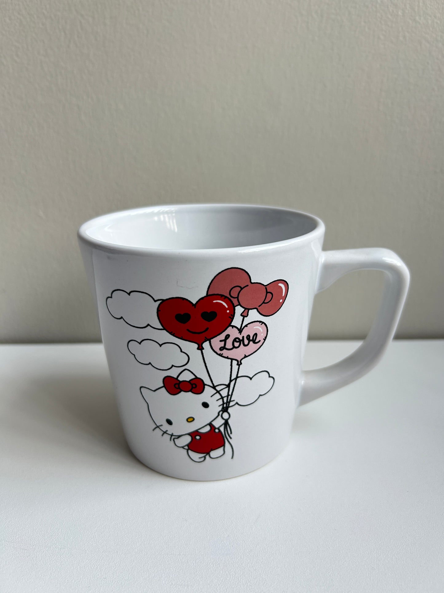 Taza Hello Kitty Globos