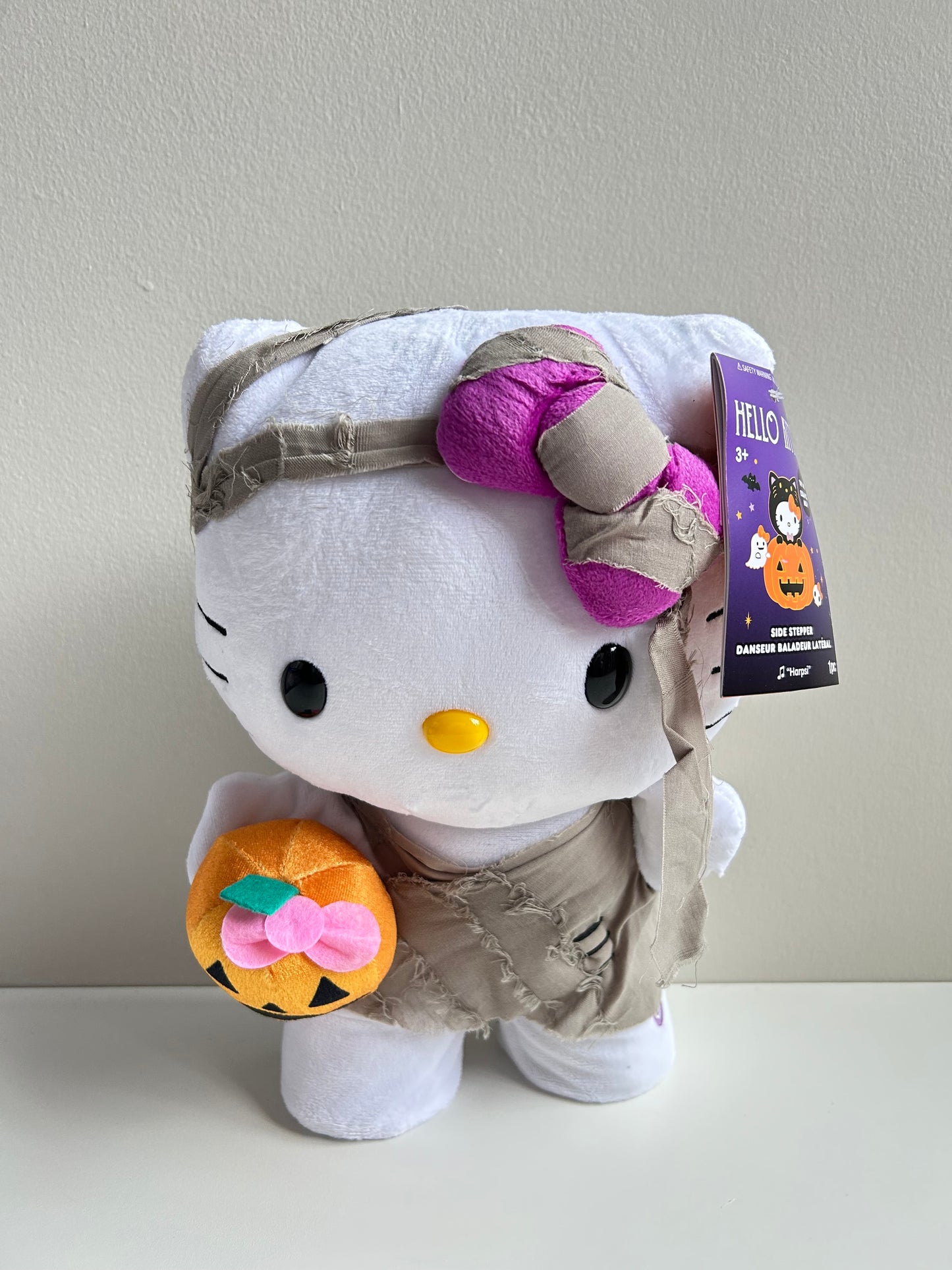 Greeter Hello Kitty Momia que Baila
