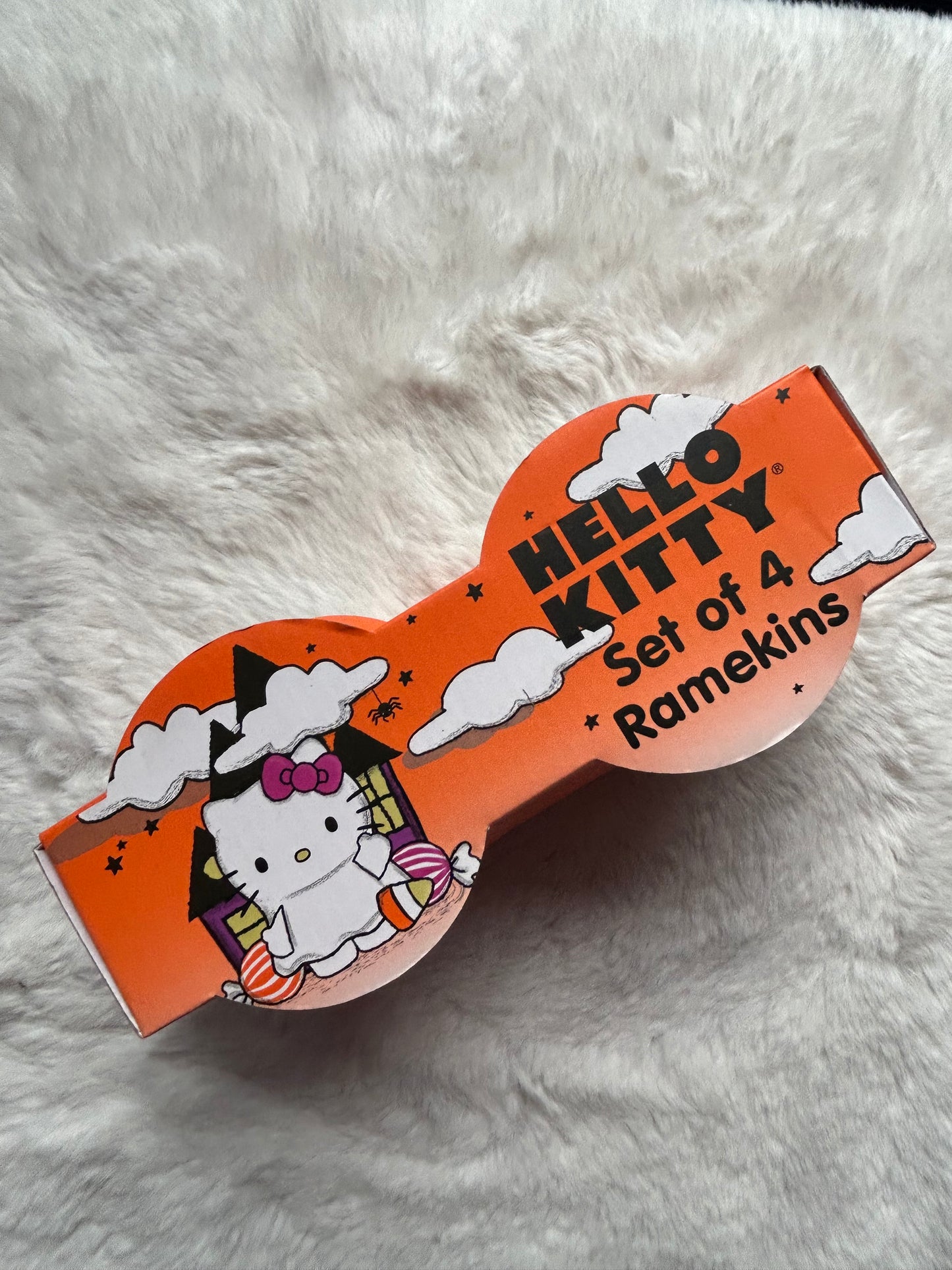 Set de 4 Ramekins Hello Kitty Disfraces