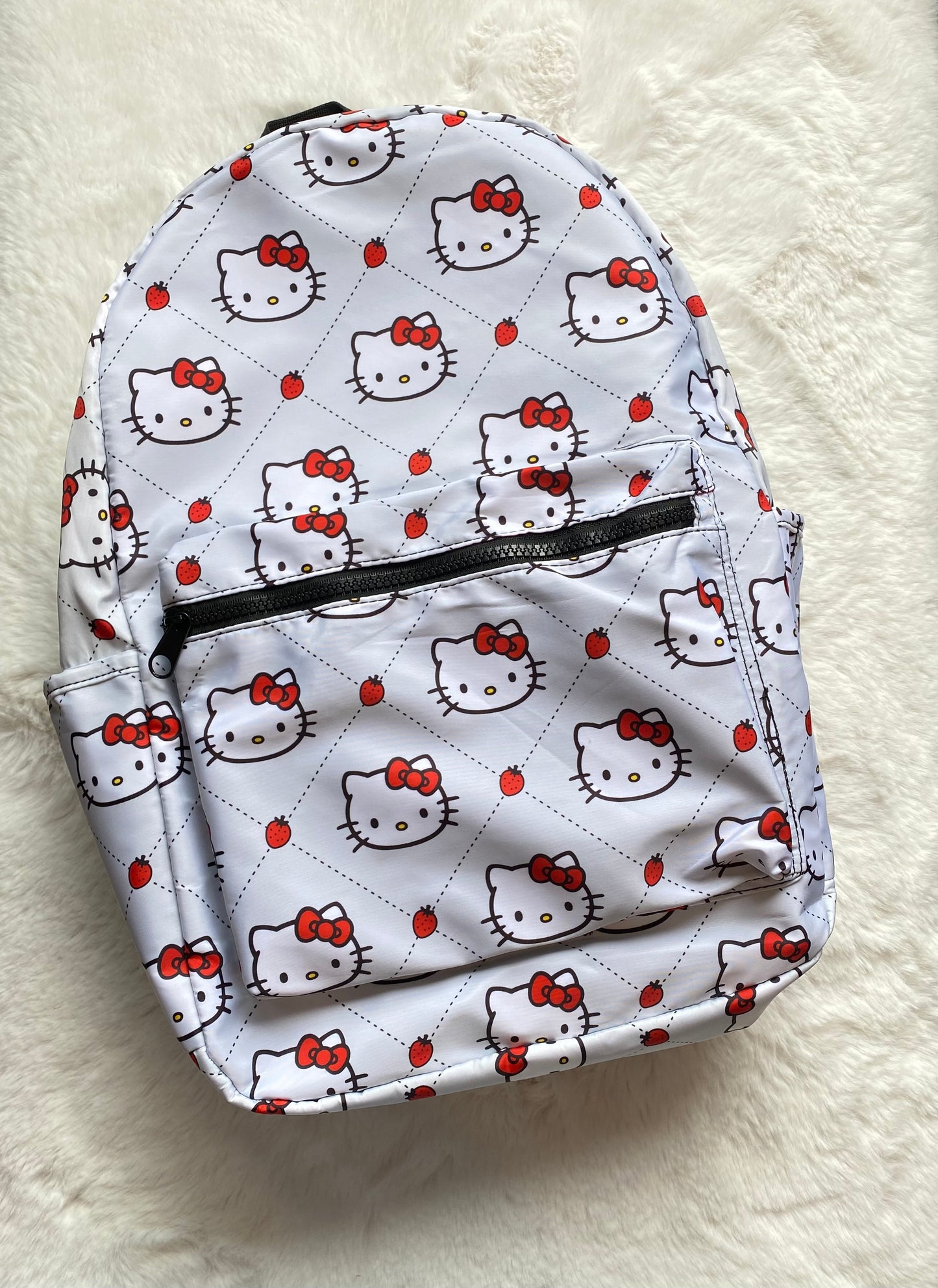 Mochila Hello Kitty Gris con Fresas
