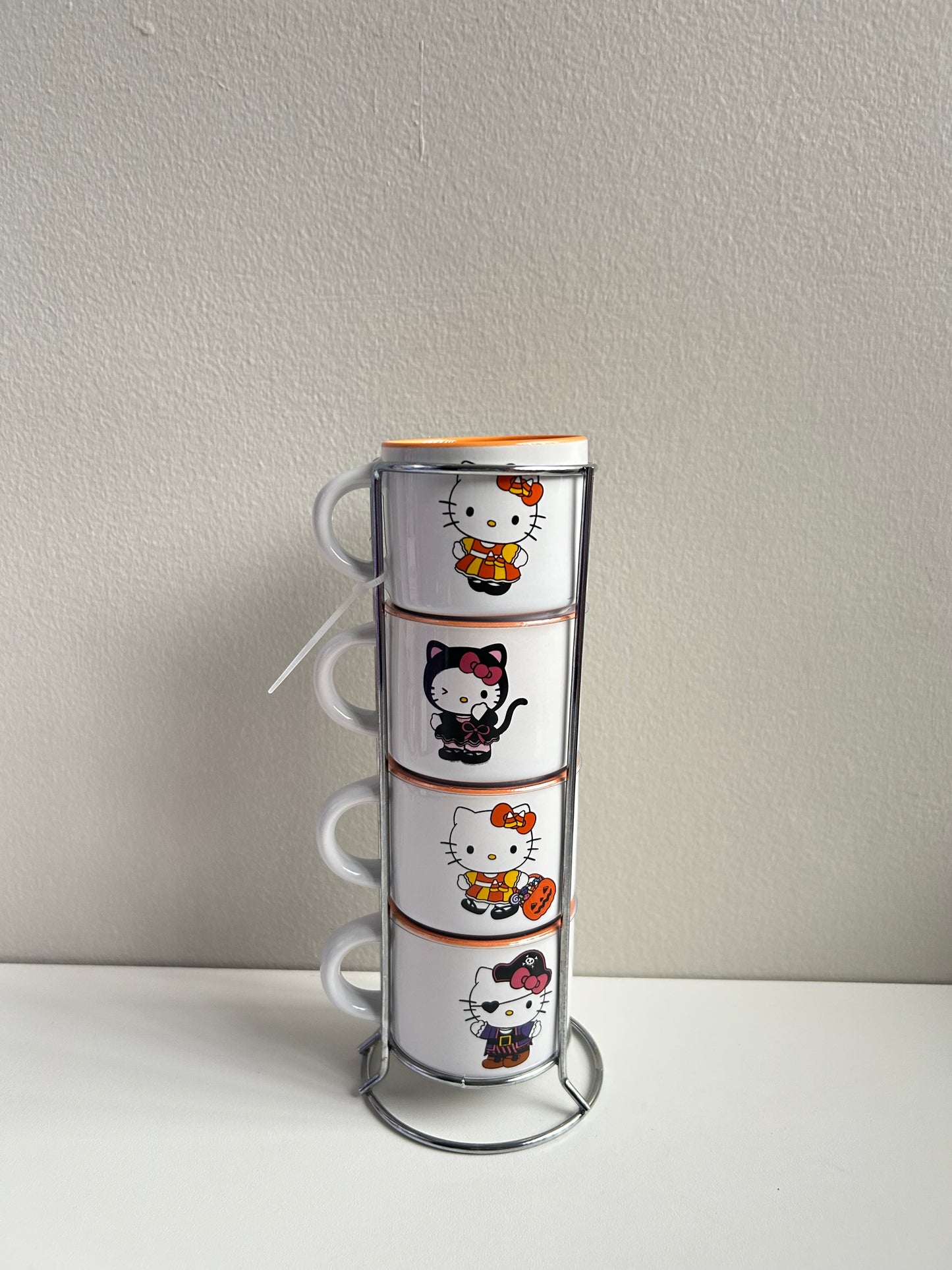 4 mini tazas Hello Kitty Halloween