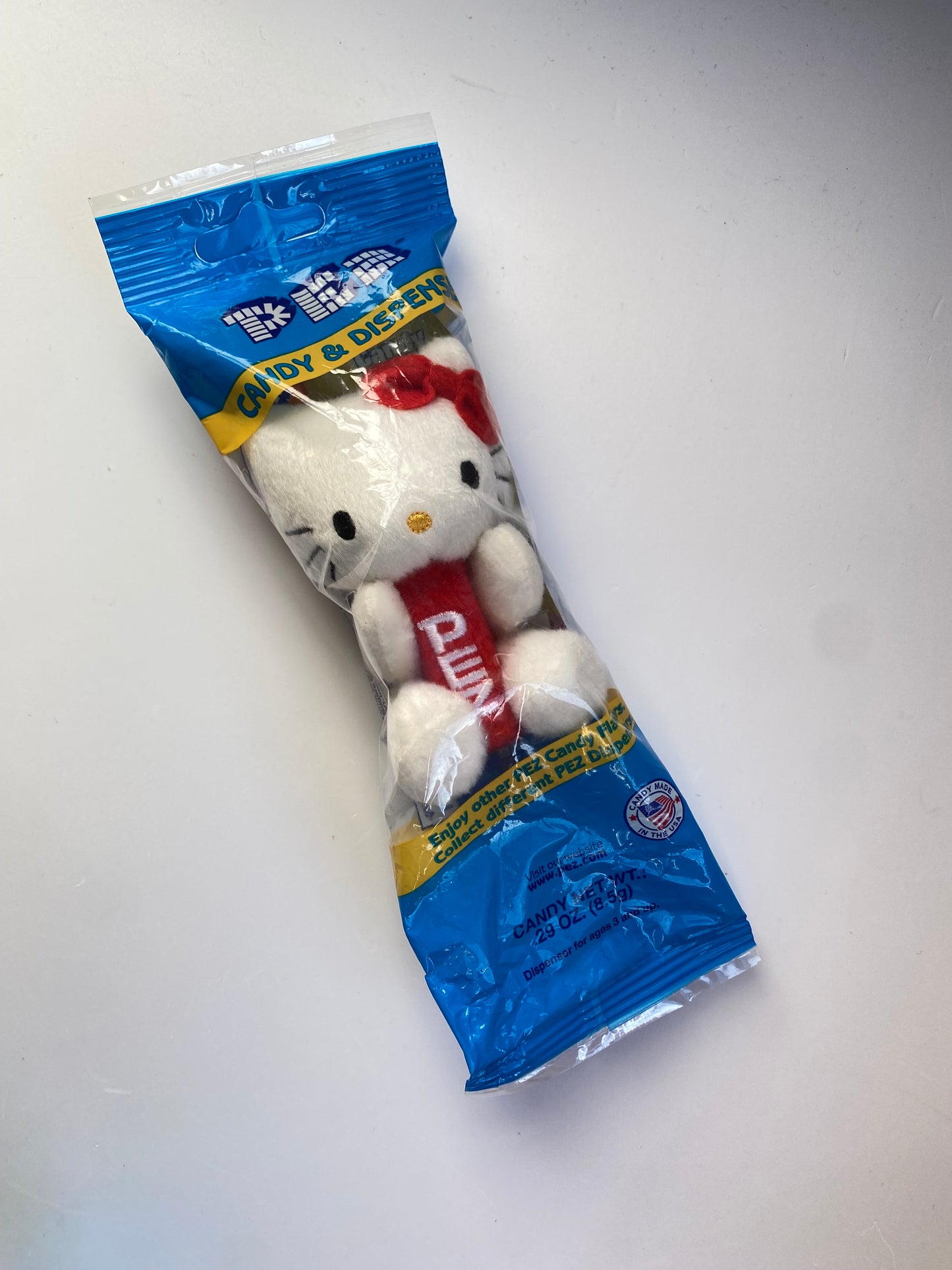 PEZ Hello Kitty Plush Moño Rojo