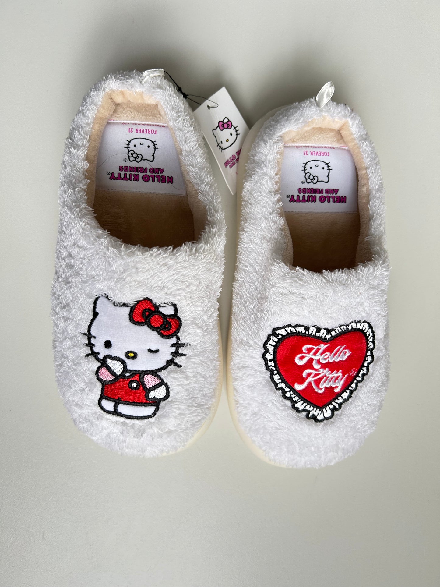 Pantuflas Hello Kitty Valentine’s Day Forever 21