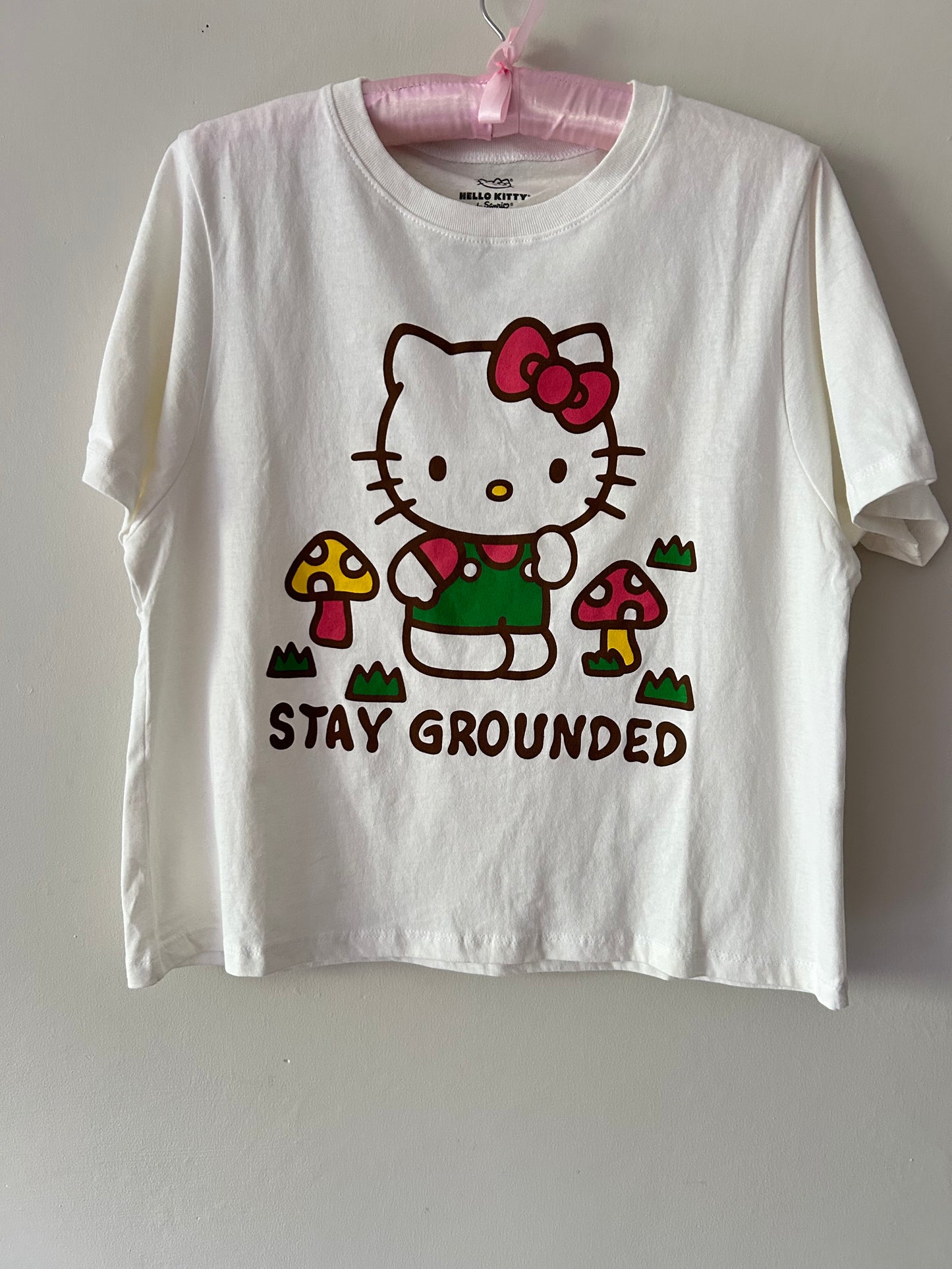 Playera Hello Kitty Stay Grounded ***Preorden***