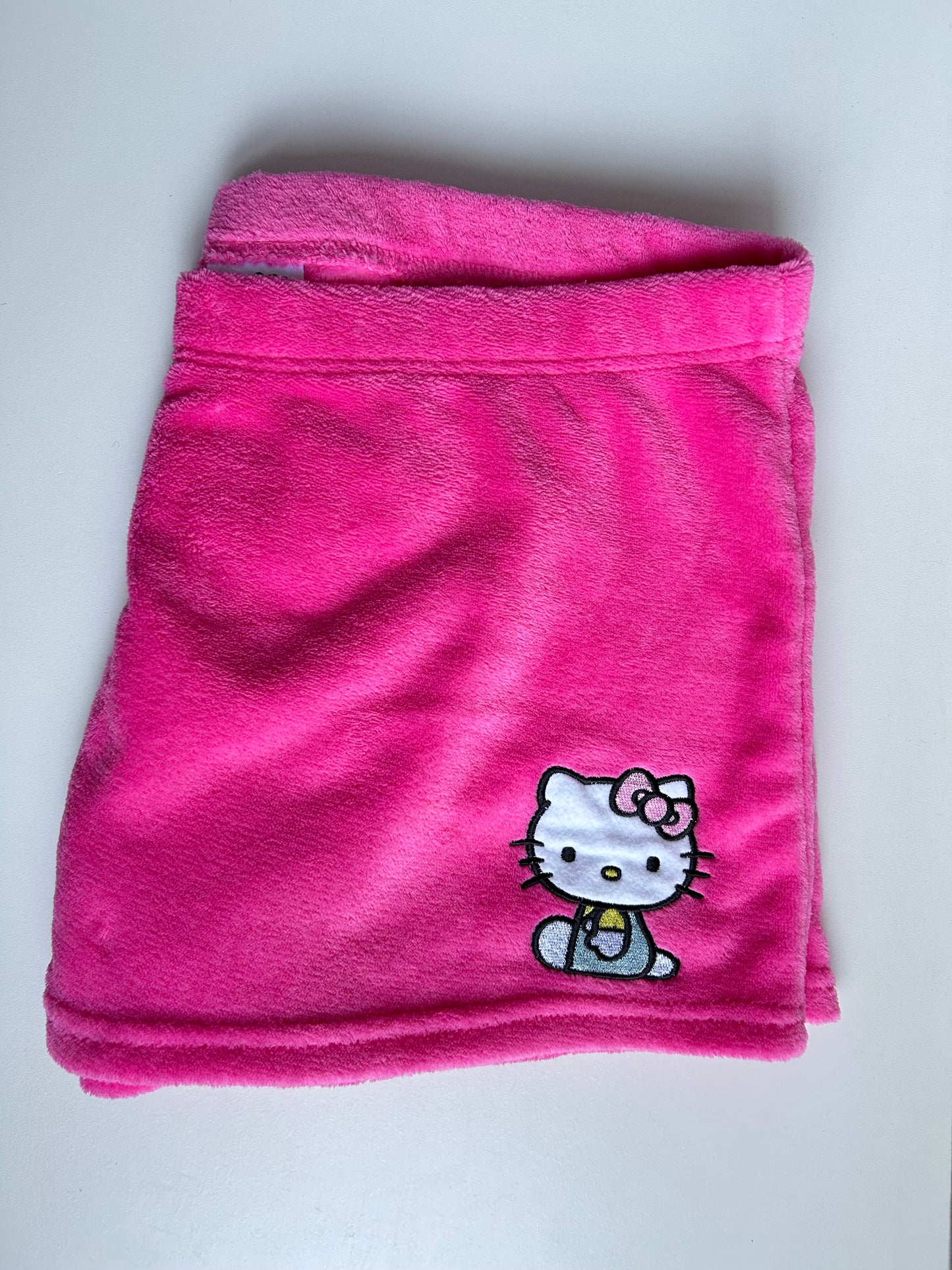 Short Hello Kitty Pink Cozy
