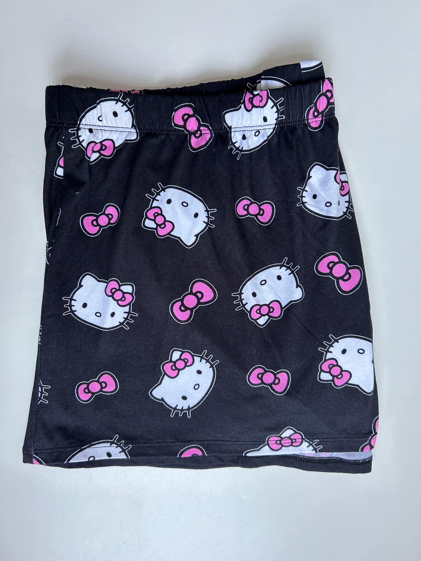 Short Hello kitty Caritas