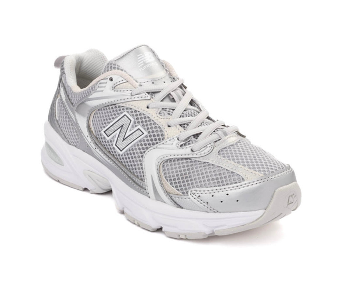 New Balance 530 Silver Metallic / Moonbeam ***Preorden***