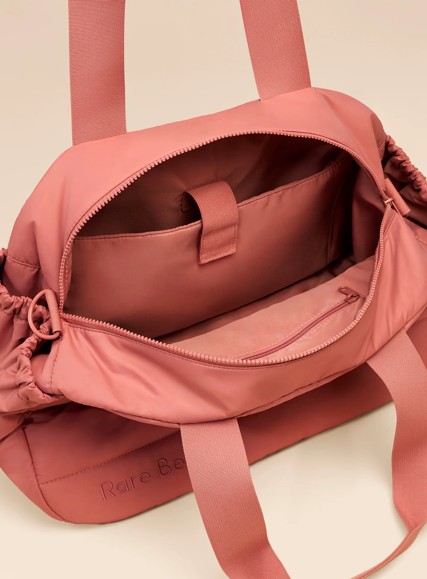 Puffer Carryall Tote - Awaken Confidence Rare Beauty***Preorden***