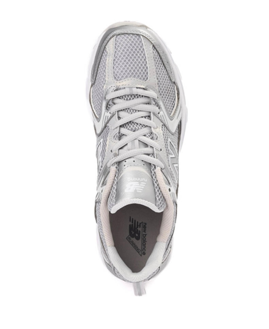 New Balance 530 Silver Metallic / Moonbeam ***Preorden***