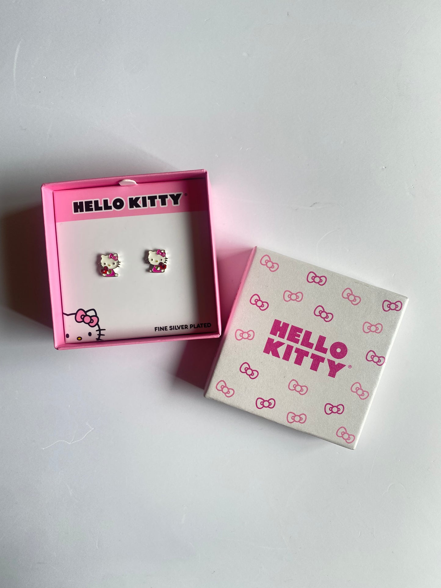 Aretes Hello kitty Corazón Brillos