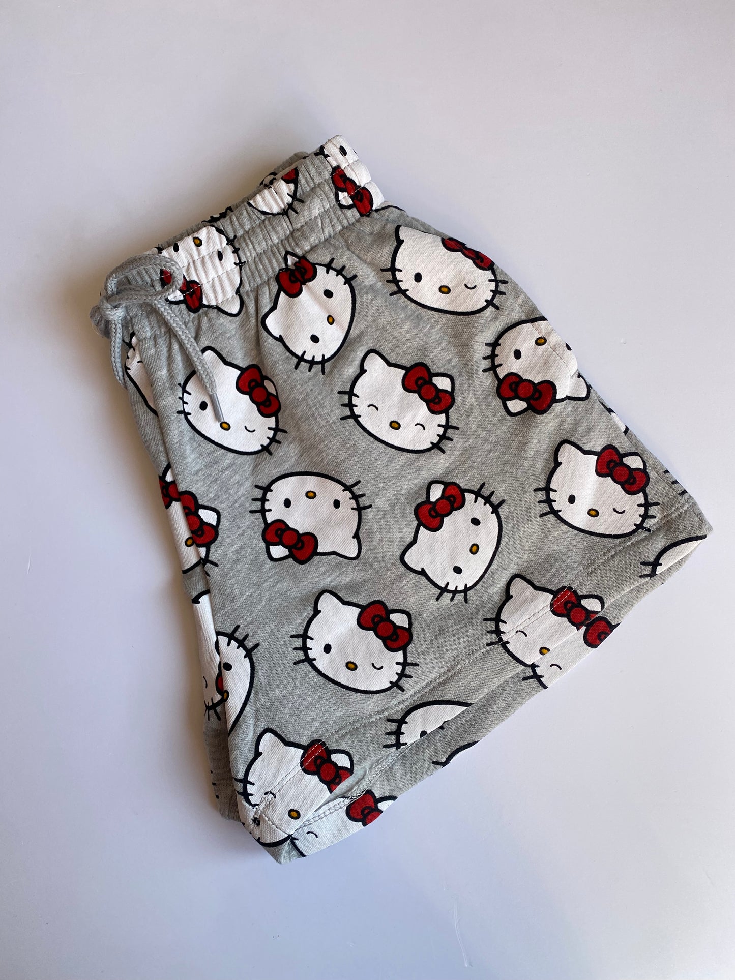 Short Hello Kitty Caritas