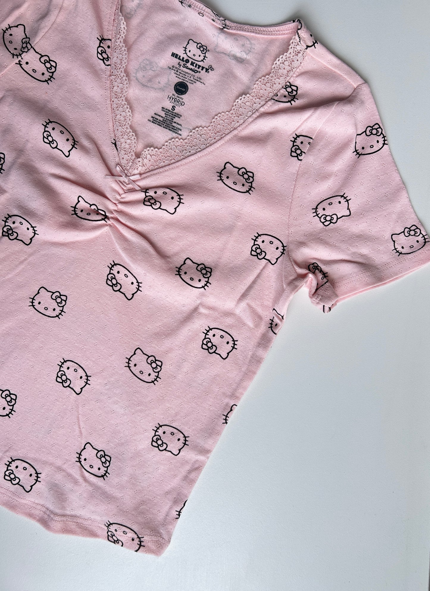 Playera Hello Kitty Caritas