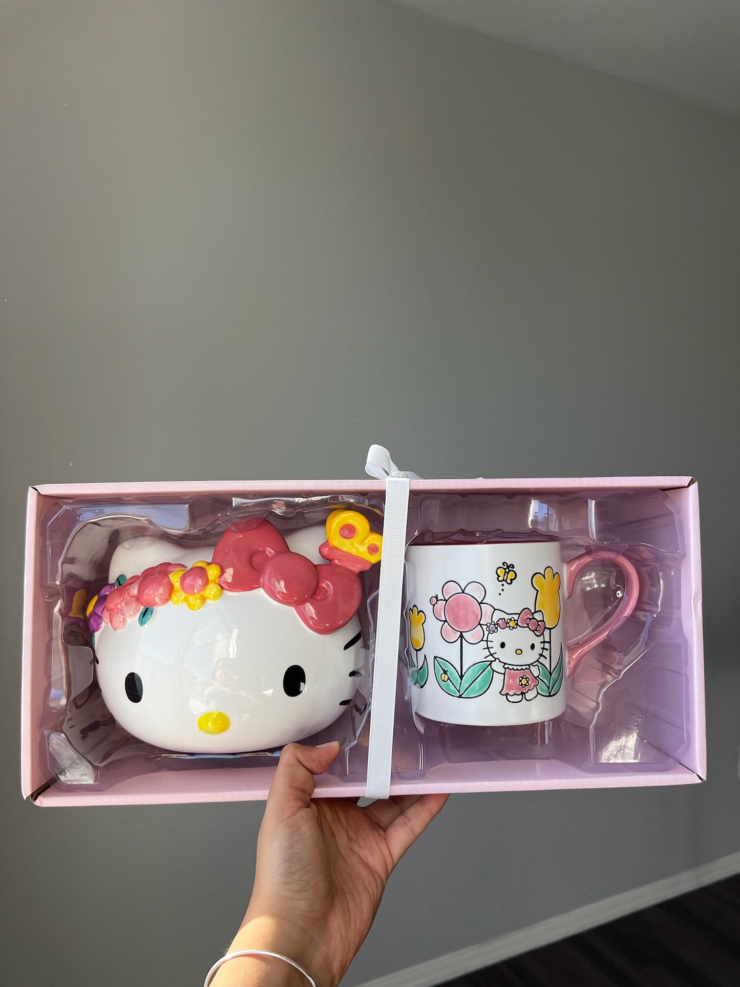 Set De Alcancia Y Taza Hello Kitty Flores