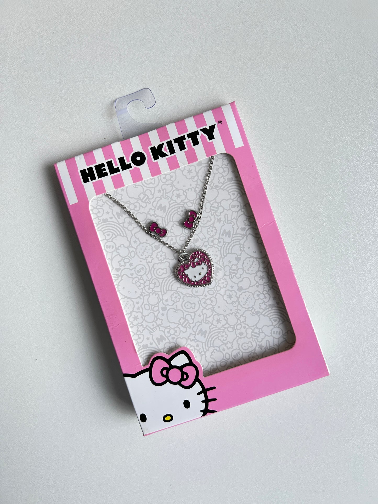 Collar y Aretes Hello Kitty Rosa Corazón