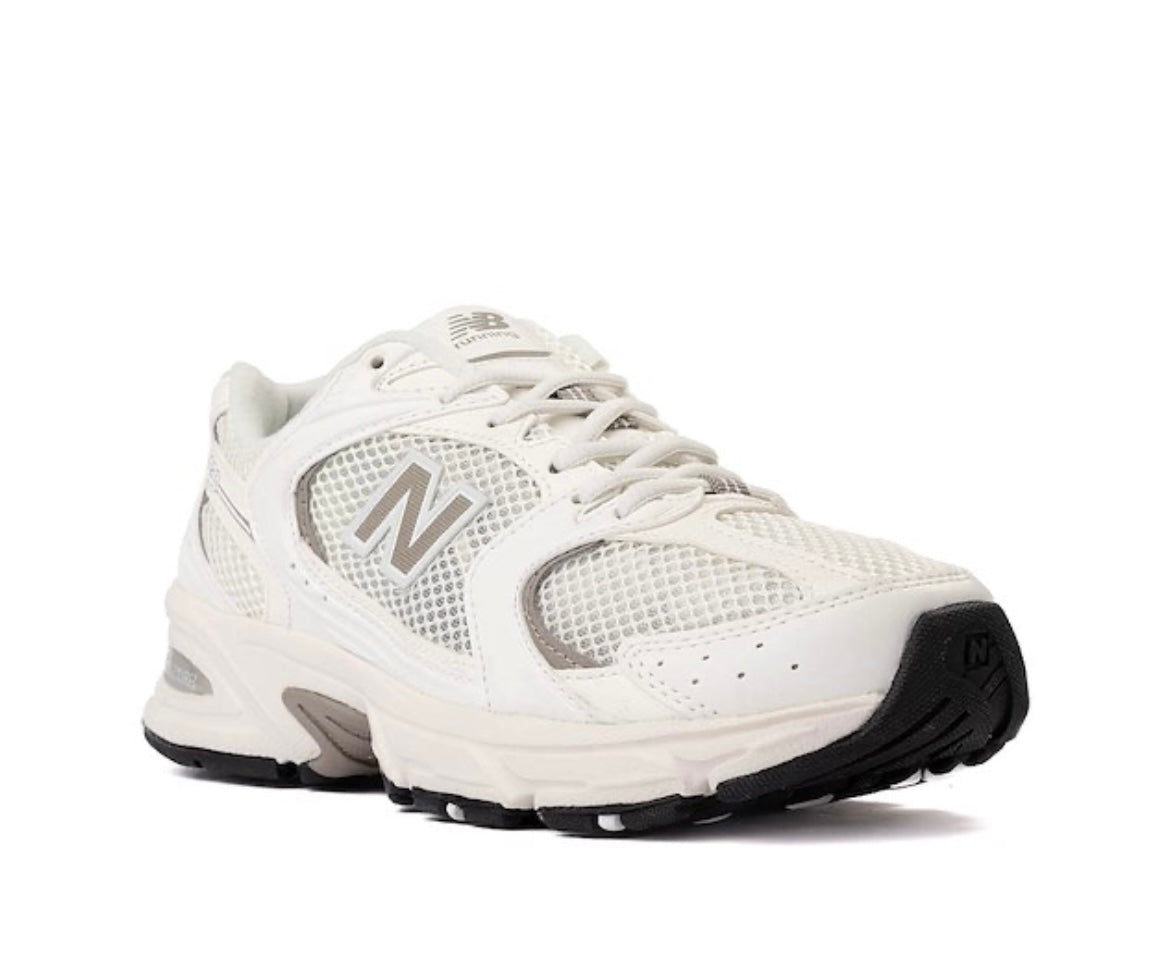 New Balance 530 Sea Salt / Arid Stone ***Preorden***
