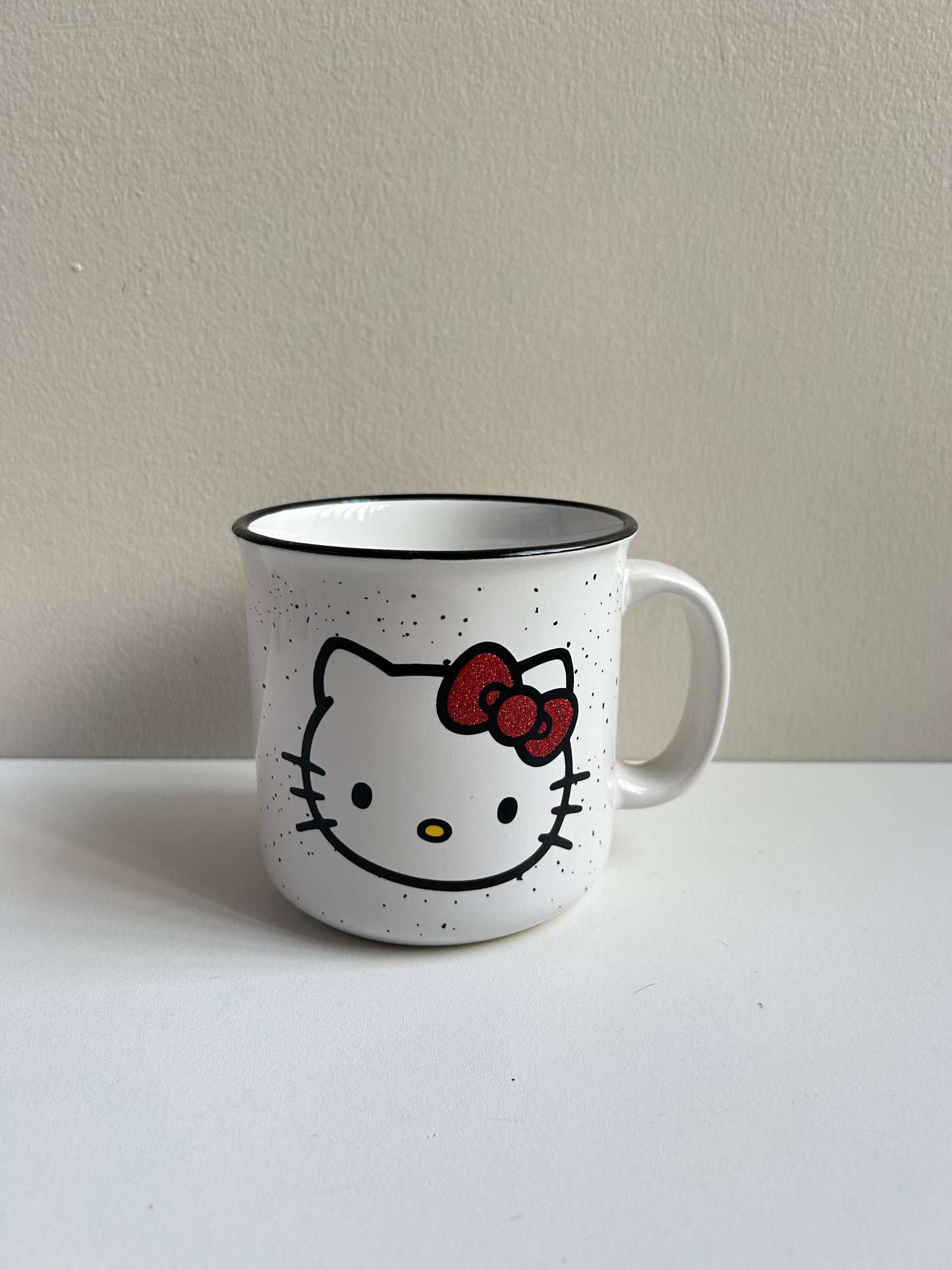 Taza Hello Kitty Moño Rojo