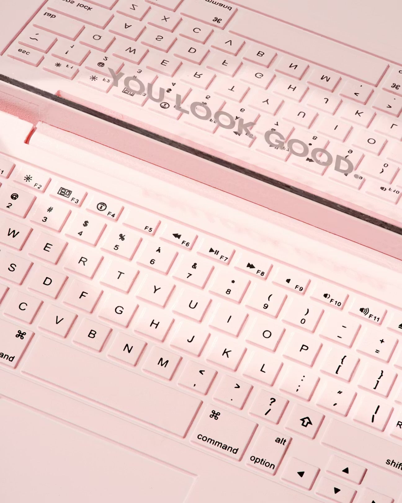 Mini Laptop Keychain Glossier ***Preorden***