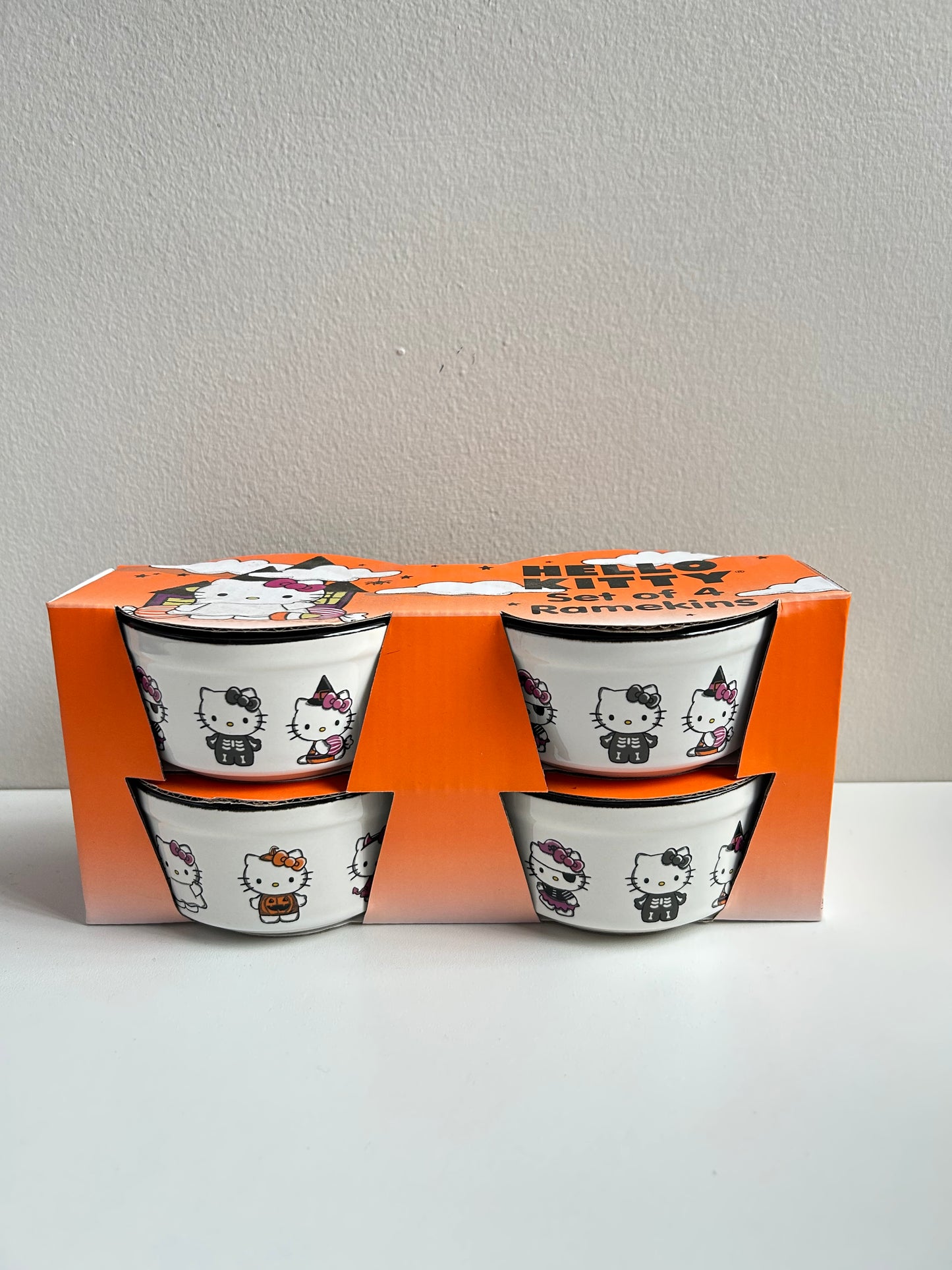 Set de 4 Ramekins Hello Kitty Disfraces