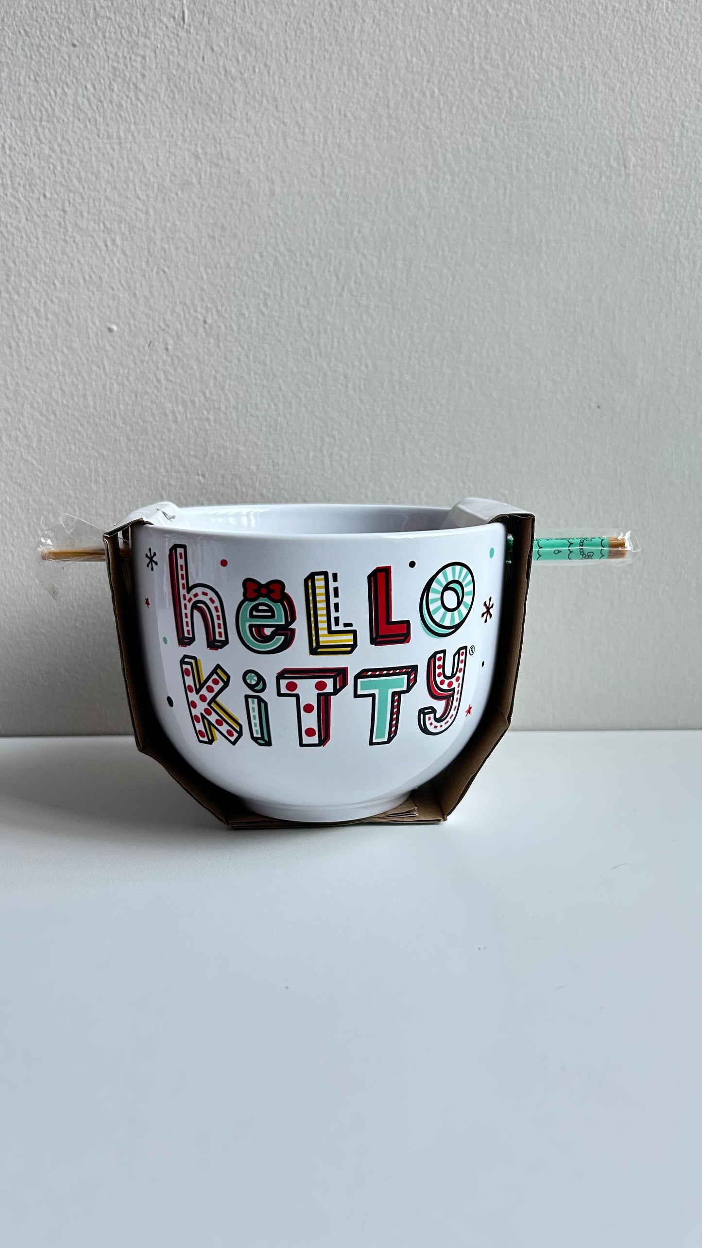 Bowl Con Palillos  Hello Kitty Copos de Nieve