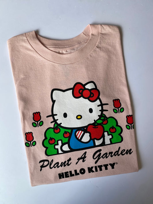 Playera Hello Kitty Palnt a Garden